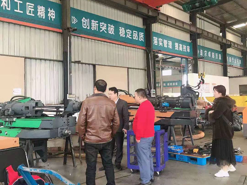 機(jī)載式巖石劈裂機(jī)一開(kāi)能產(chǎn)多少方？