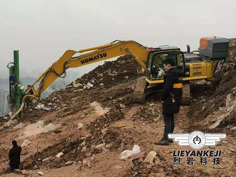 石坑道裂石液壓劈裂機具有分離效果好、作業(yè)效率高、安全可靠等優(yōu)點